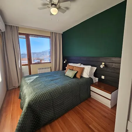 One-bedroom With Balcony & Fast Wifi 班斯科