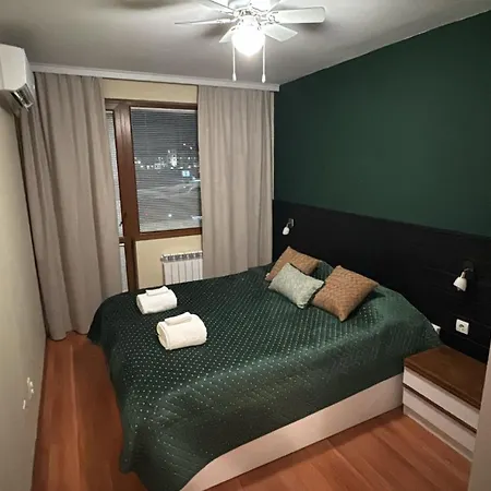 One-bedroom With Balcony & Fast Wifi
