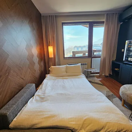 One-bedroom With Balcony & Fast Wifi Апартамент